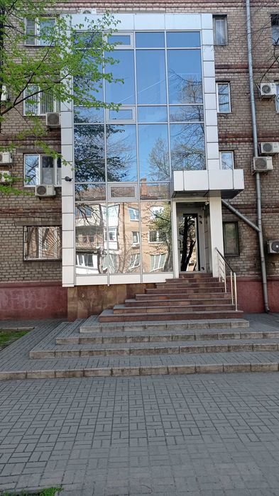 Оренда офісних приміщень з меблями у центрі міста - район ТЦ Україна.