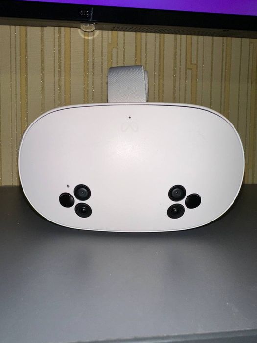 Продам VR окуляри Meta quest 3s