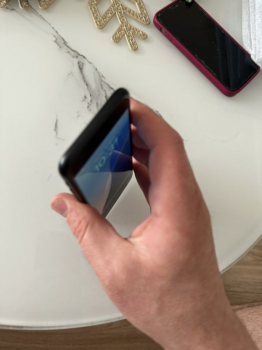 iphone se 2020 ideał 64 gb black bat 87%
