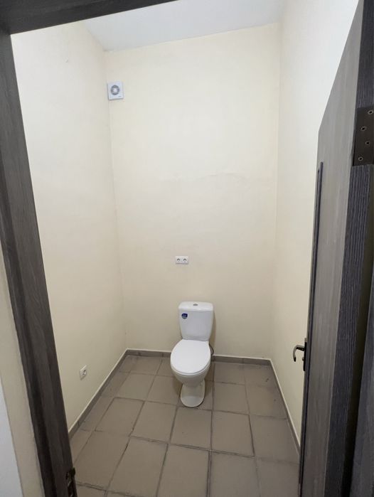 Продам комерційне приміщення Галич, центральна Площа ЖД Вокзалу