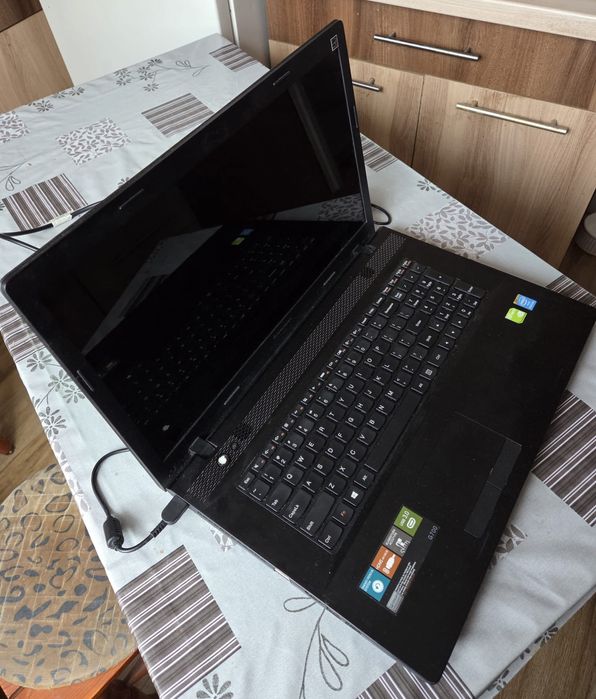 Laptop Lenovo 17 cali