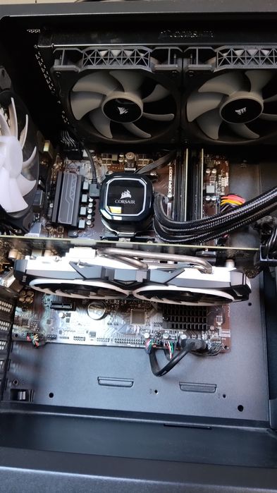 PC gaming com monitor