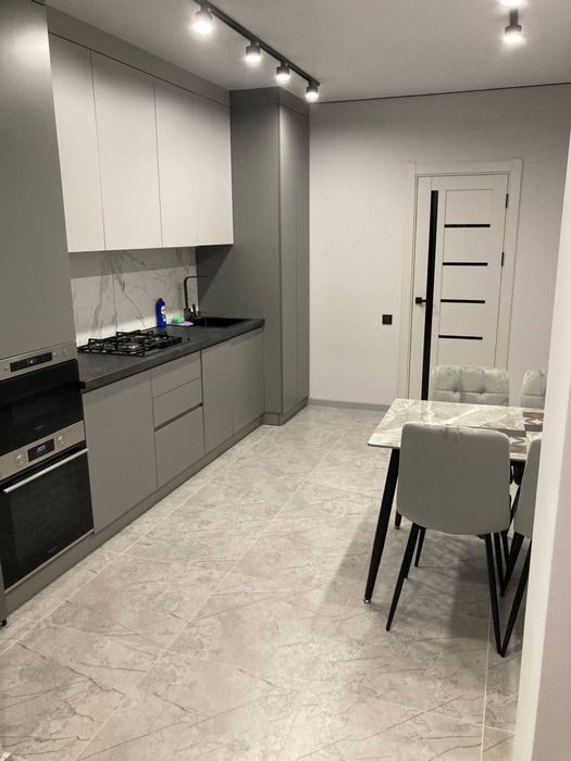 Чорновола. Панорама Де Люкс. Озеро