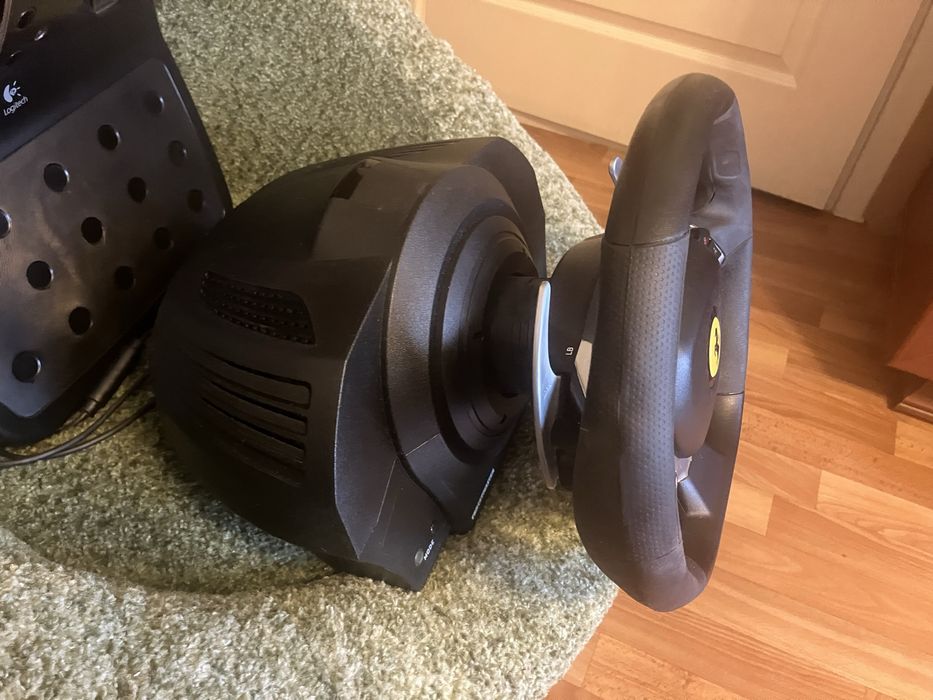 Комплект Thrustmaster TX (T300) Ferrari 458  з педалями Logitech G27