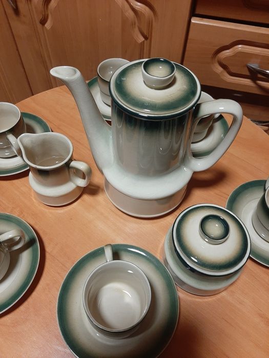 Zestaw kawowy Tułowice dwa dzbanki 6 filiżanek cukiernica 6 talerz prl