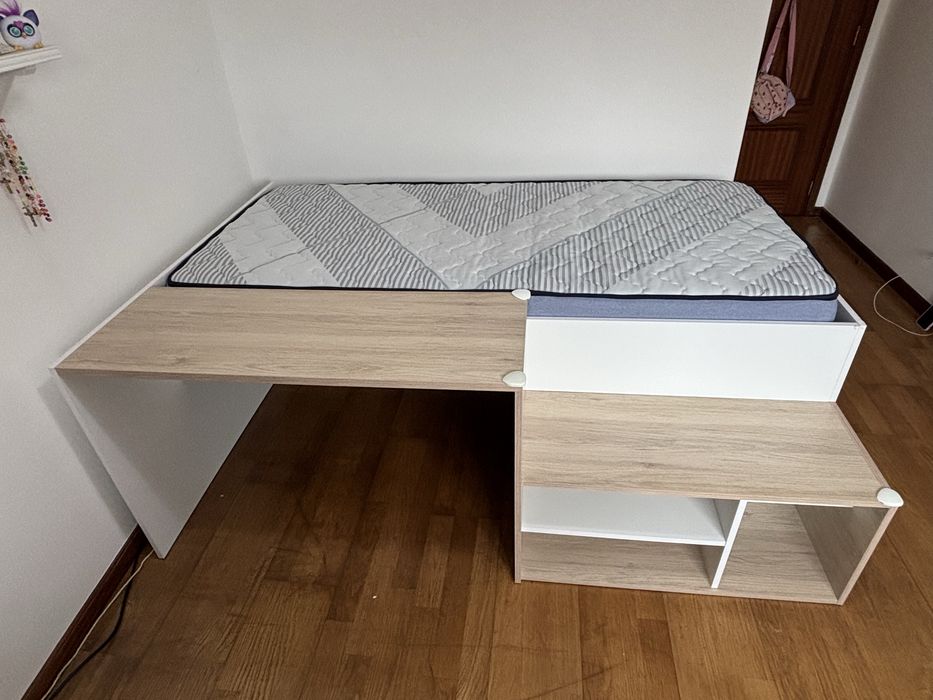 Cama de solteiro alta reversivel com secretaria