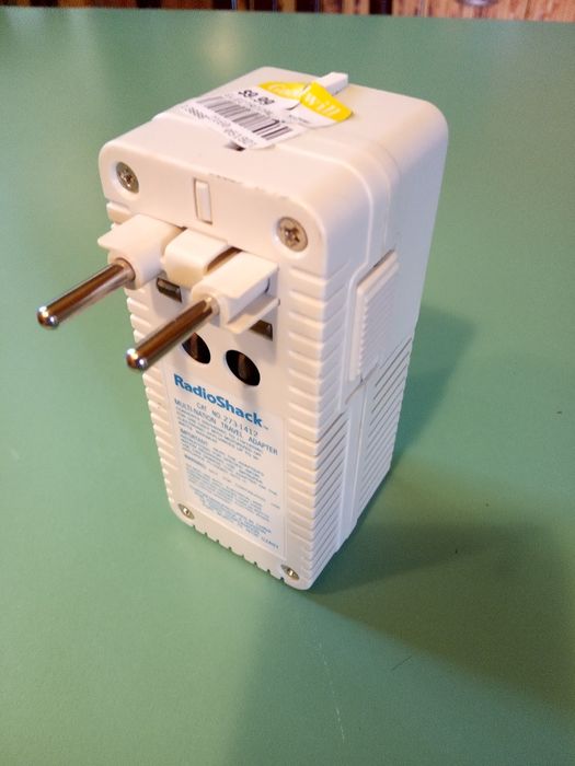 Адаптер конвертор 220/240vac на 110/120vac