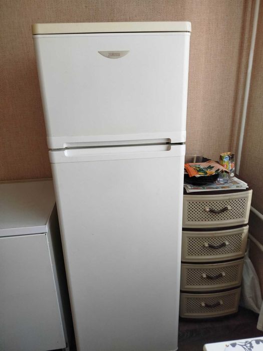 Холодильник б/у Zanussi в НЕ рабочем состоянии