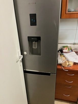 Sprzedam lodowke marki Samsung z podajnikiem na wode