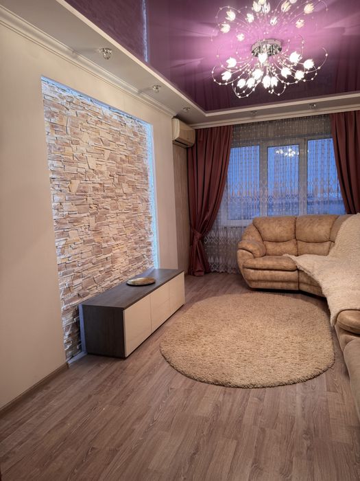 Здам 3-кімнатну на Критому ринку