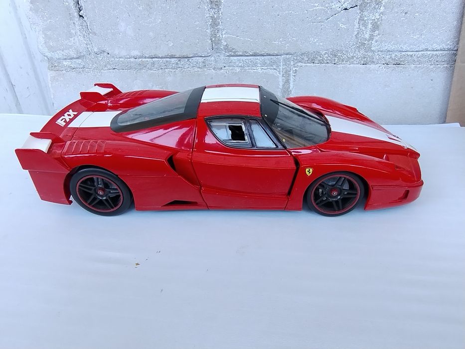 Модель 1:18 Ferari Hot Wheels