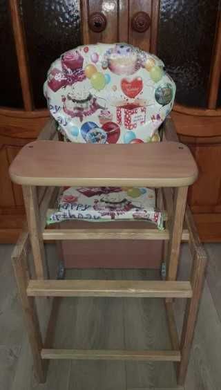 Стільчик для годування 2 в 1