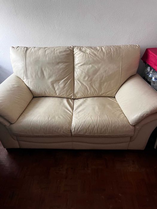 Sofás em pele, cor creme, 2 e 3 lugares