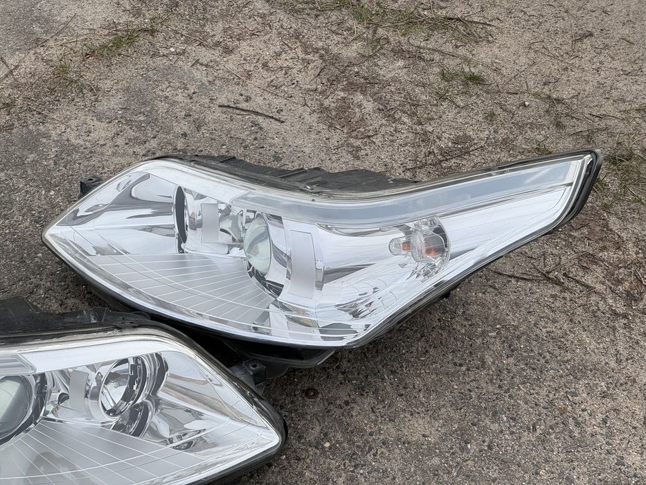 Lampy przednie Citroen C4 xenon skrętny KOMPLET europa ladne cale