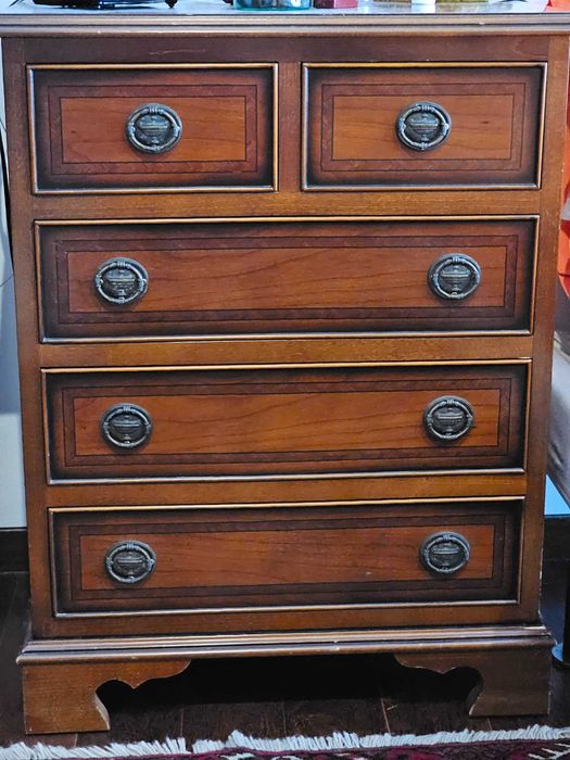 2 Mesas de cabeceira