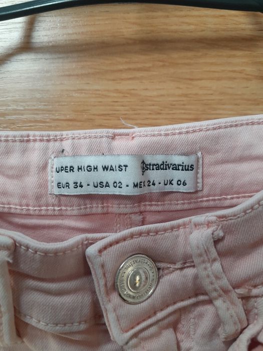 Spodnie damskie Stradivarius