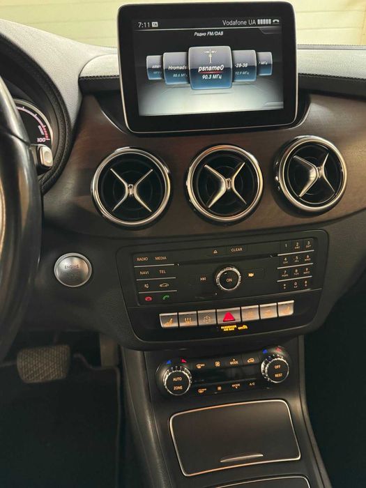 Mercedes-Benz B 250E