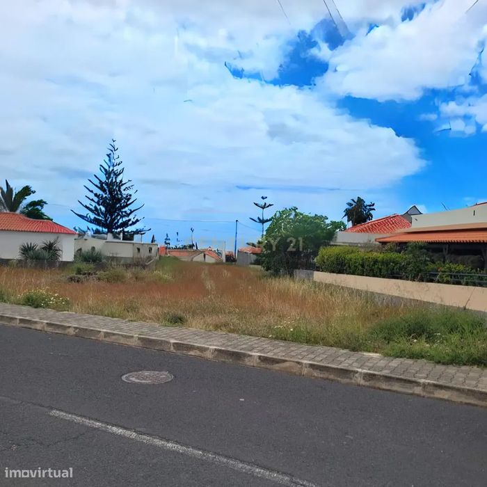 Terreno em Porto Santo – Oportunidade Única num Cenário Natural Incomp