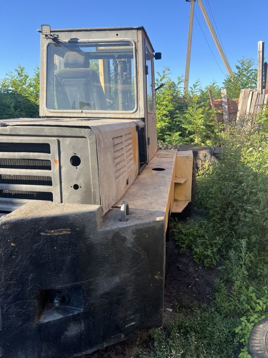 Львівський навантажувач 5 тон бензиновий