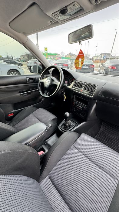Volkswagen Golf IV Фольксваген Гольф 4 2003 р 1,6 MPI бенз 5 МКПП