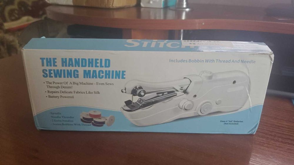 Портативная мини-швейная машина на батарейках. Нова.