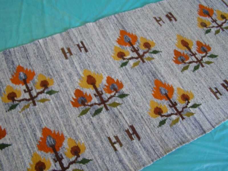 Maria Bujakowa - kilim " Góralskie róże "
