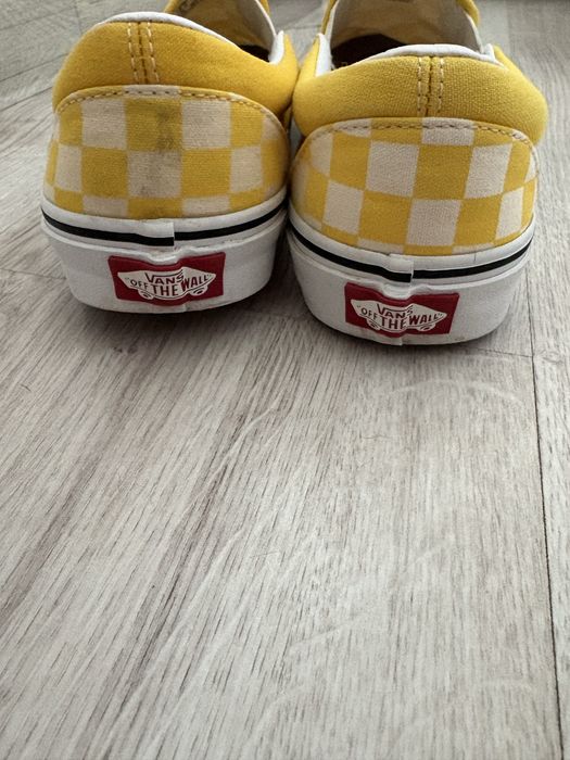 Żółte vansy slip-on