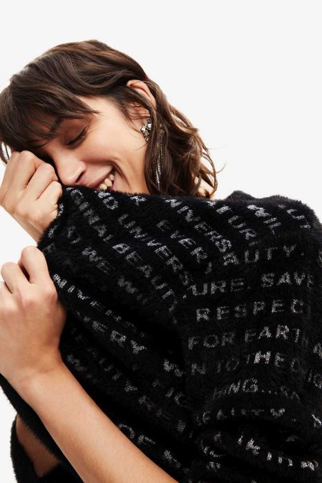 Desigual Sweter manifesto czarny