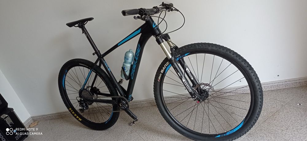 Bicicleta BTT  de marca espanhola em alumunio