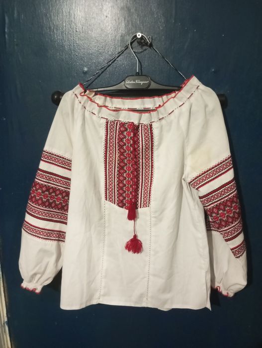 Жіноча вишиванка