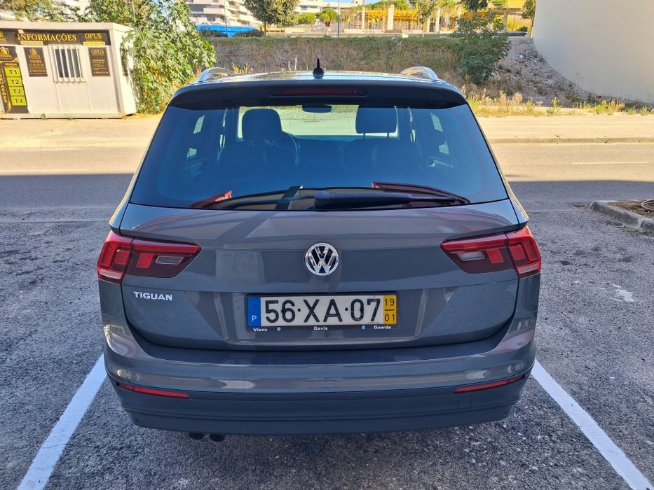 Volkswagen Tiguan — photo 2