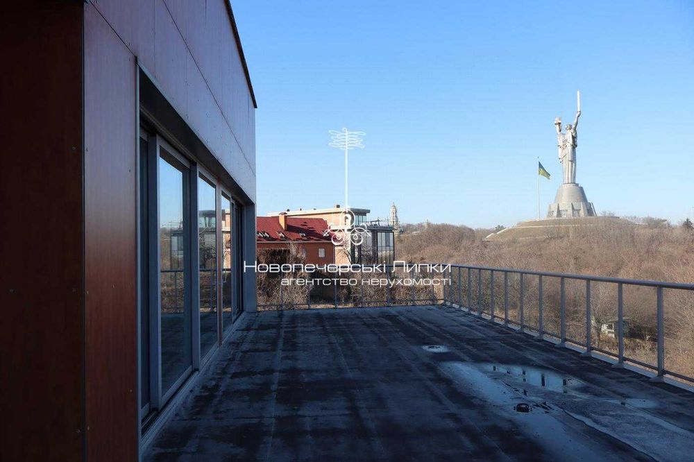 Продаж унікального пентхаусу без рем. вул. Ломаківська  508м2 Печерськ