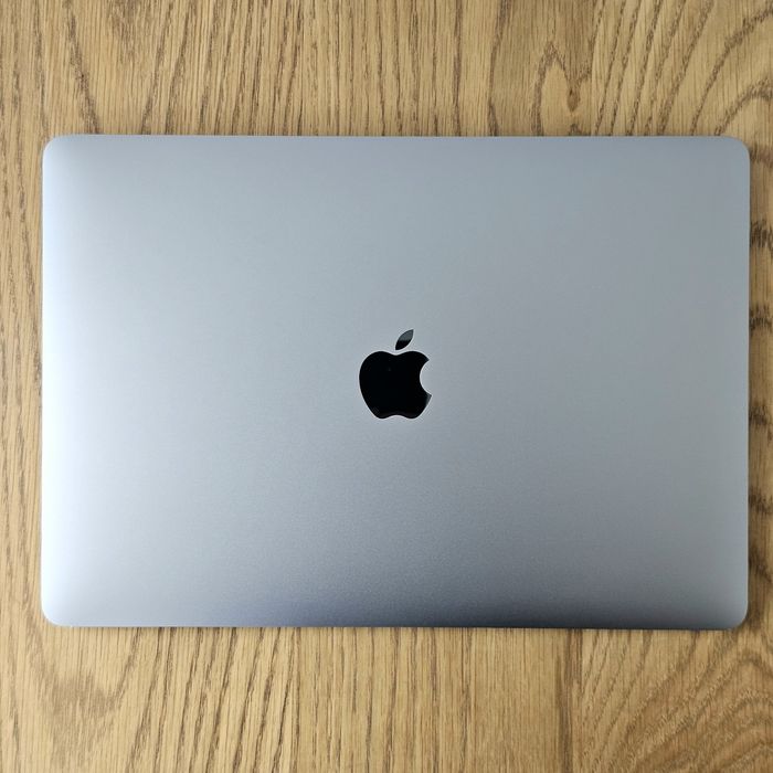 MacBook Pro M1, 13,3", 8/256GB, Retina, Touch Bar, jak nowy, bateria 86%, tylko Warszawa