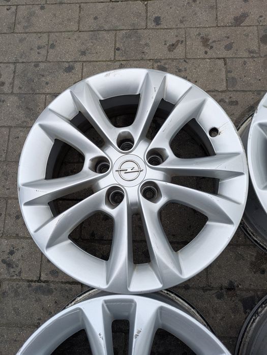 Felgi aluminiowe 5x110 ET40 16" OPEL