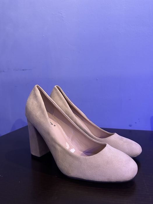 Туфлі розмір 38 тілесний замш