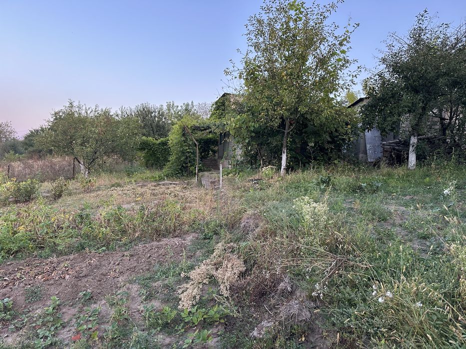 Продам дачну ділянку. Лезнево