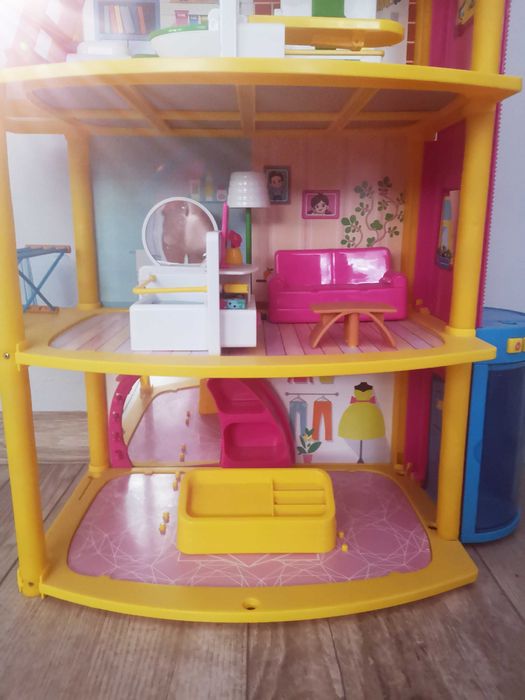 Piętrowy domek dla lalek Giochi Preziosi