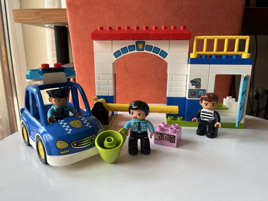 Lego Duplo 10902 Posterunek Policji, policja