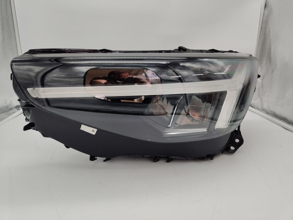 Volvo XC40 lift lifting lampa base LED lewa