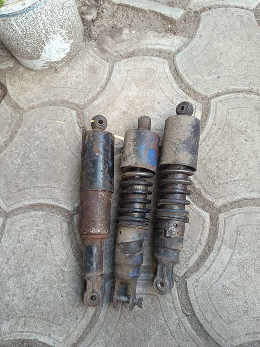 Продам амортизаторы на мт Днепр цена за все три
