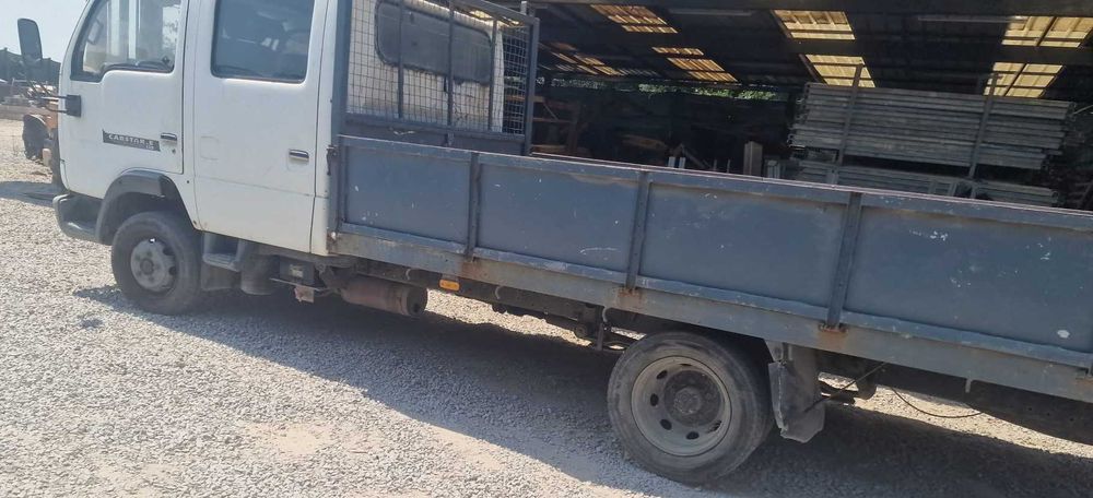 Nissan Cabstar 3.0 cabine dupla - Ano 2001