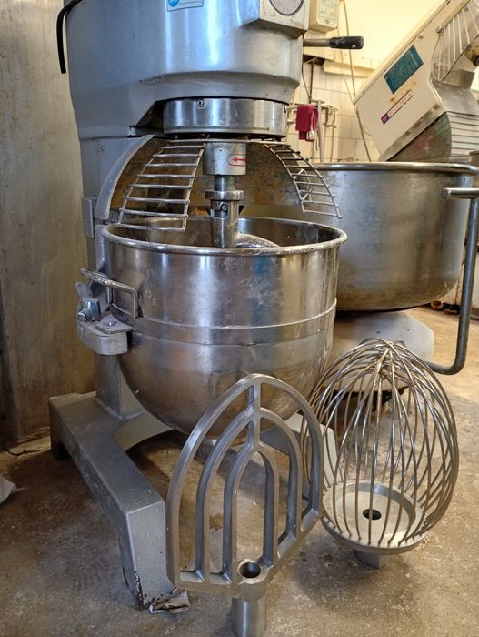 Mieszałka piekarnicza 60l