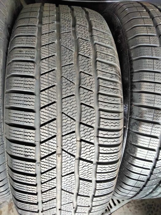 255 55R19 Continental