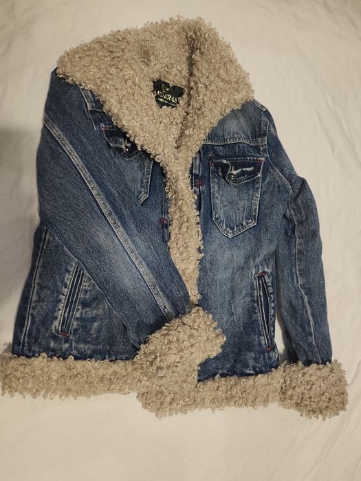 Продам бу джинсовую куртку женская