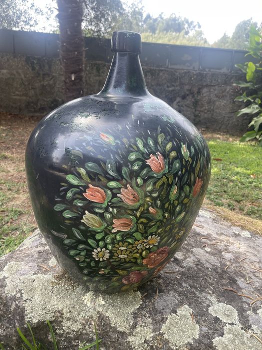 Garrafao grande decoracao em vidro pintado  á mão com mais 75 anos.