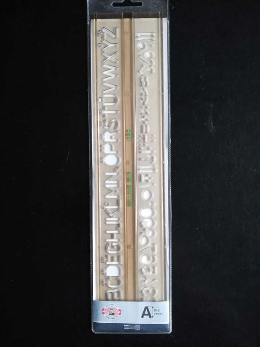 Szablon literowo-cyfrowy koh-i-noor linijka 14 cm
