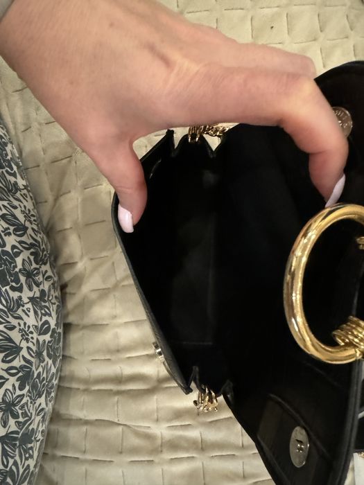 Продам маленьку чорну сумочку і ремінь