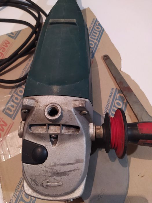 Кутова шліфувальна машина(болгарка)Metabo