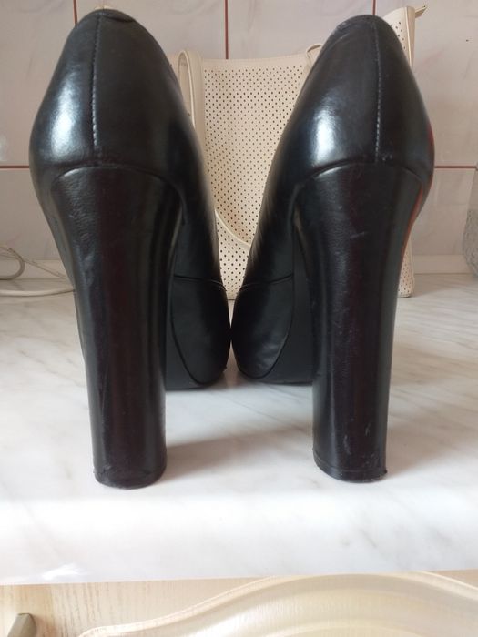 Czółenka Guess roz 37