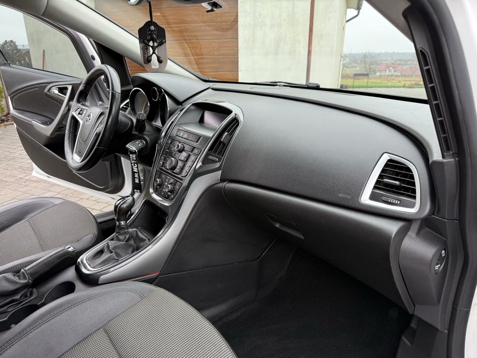 Продам Opel Astra Sports Tourer 1.7 cdti